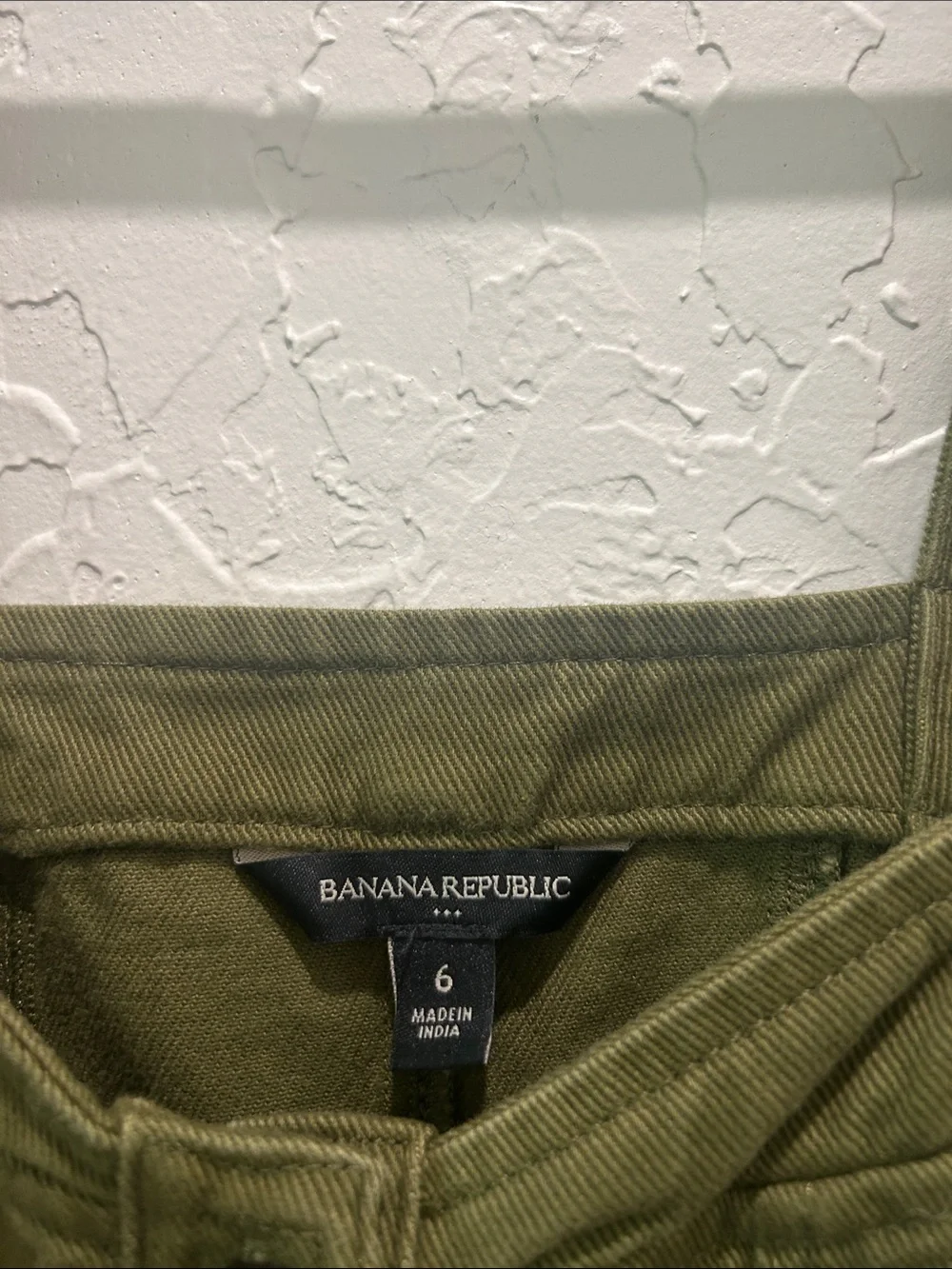 Olive Green Button-Front Sleeveless Dress - Picture 2 of 4